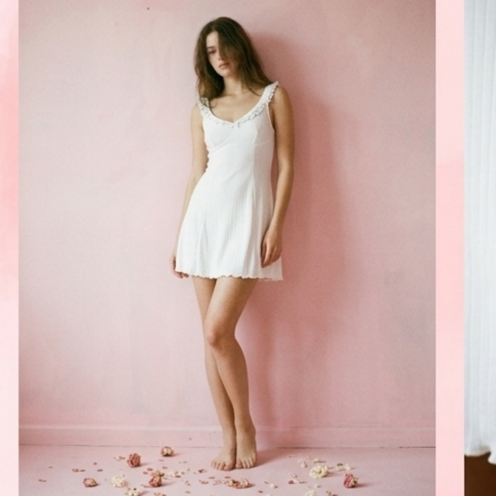White Feminine Ruffle Collar Dress - Picture 4 of 11